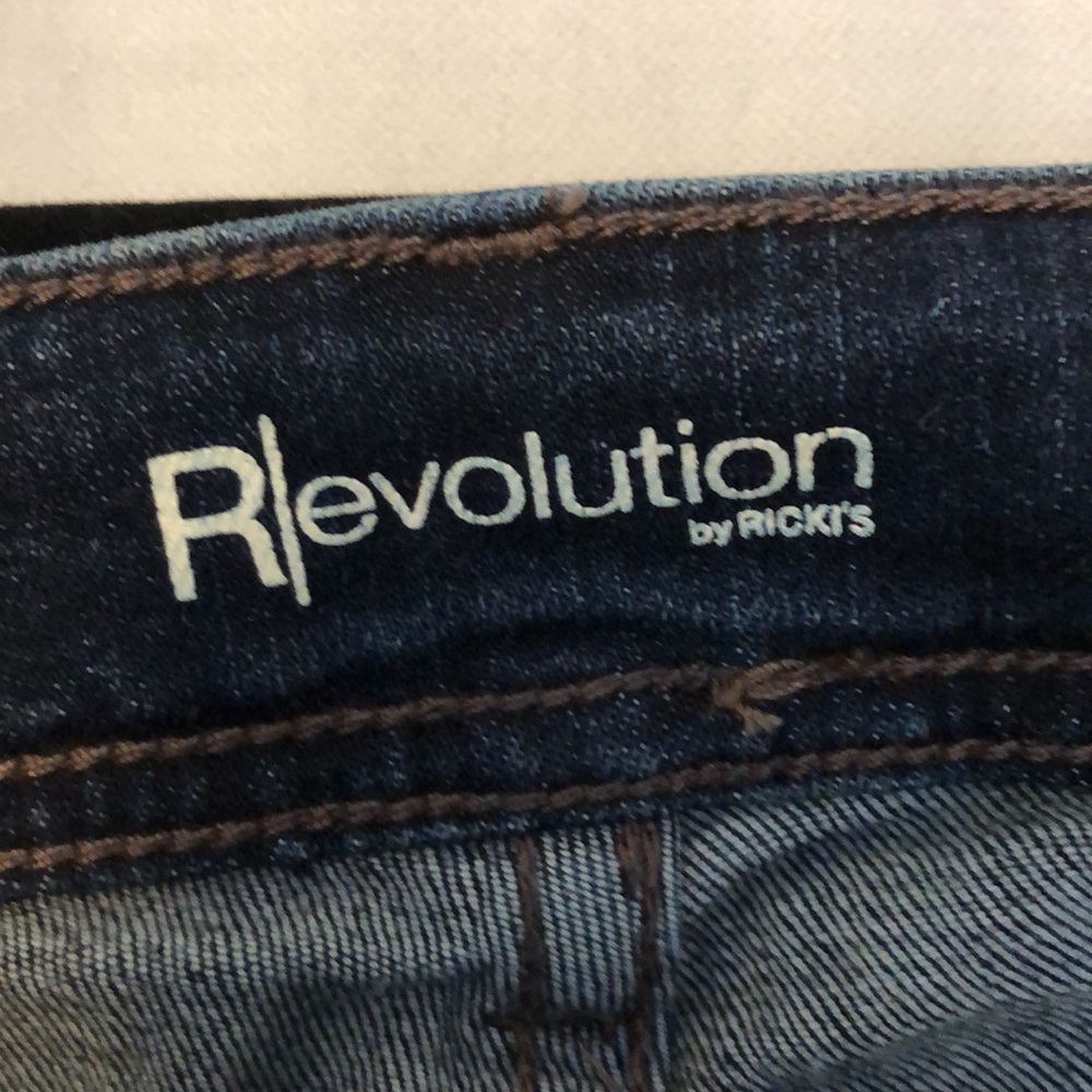 NWT REVOLUTION ASHLEY CAPRI 27x23 ULTRA SOFT STRAIGHT THRU HIP & WAIST #084 - Picture 5 of 10
